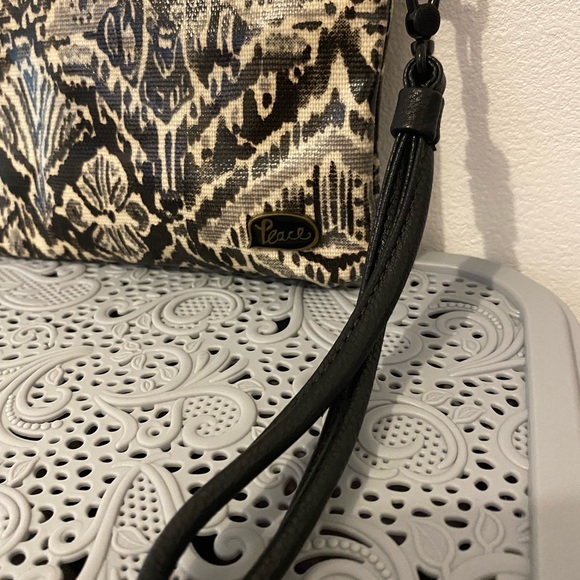 Sakroots Black and White Wallet with Battery Bank  Built In New - Picture 11 of 11